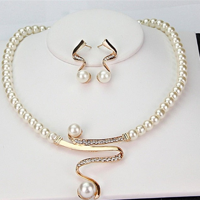 Maris™ | Vintage Pearl Necklace and Earrings Set