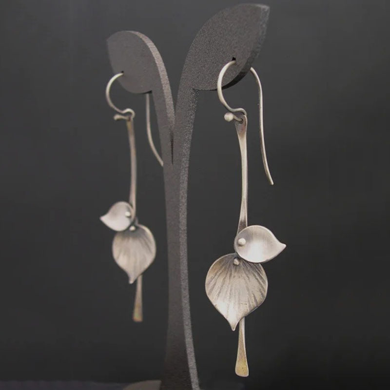 Florayne™ | Silver Flower Petals Earrings
