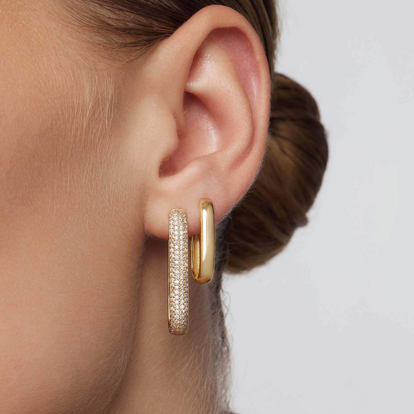 Veyonna™ | Shimmering Gold Hoop Earrings