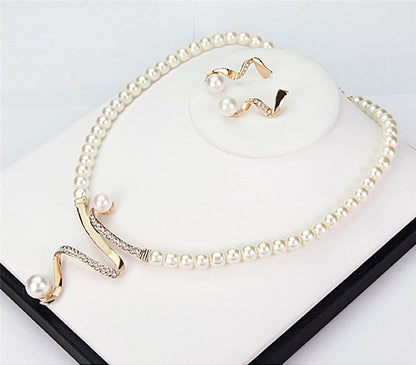 Maris™ | Vintage Pearl Necklace and Earrings Set