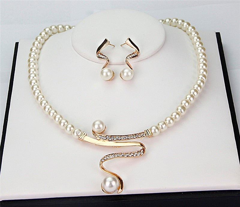 Maris™ | Vintage Pearl Necklace and Earrings Set