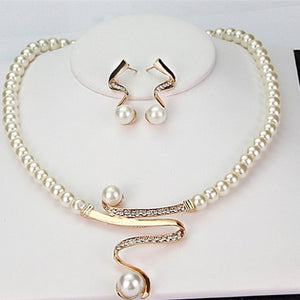 Maris™ | Vintage Pearl Necklace and Earrings Set
