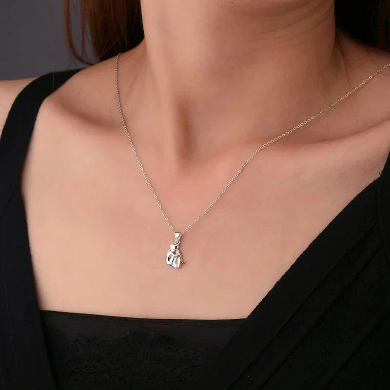 Amelis™ | Hug-Inspired Pendant and Earrings Set
