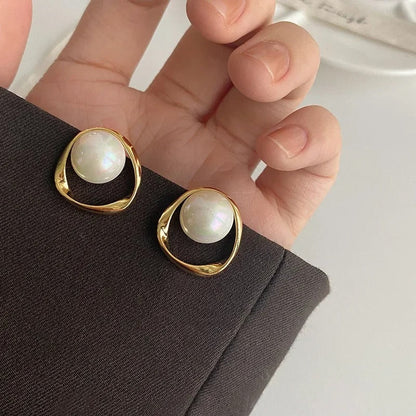 Alira™ | Timeless Pearl Earrings