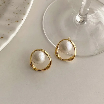 Alira™ | Timeless Pearl Earrings